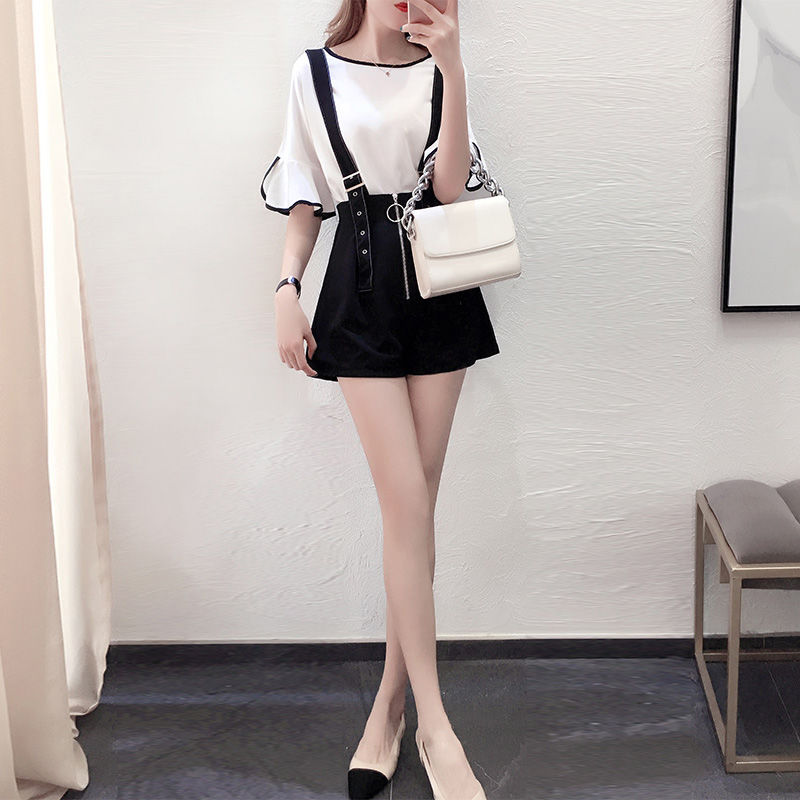 败家老婆越来越惊艳了!穿这样的短裤套装+凉鞋，美得完全不像话