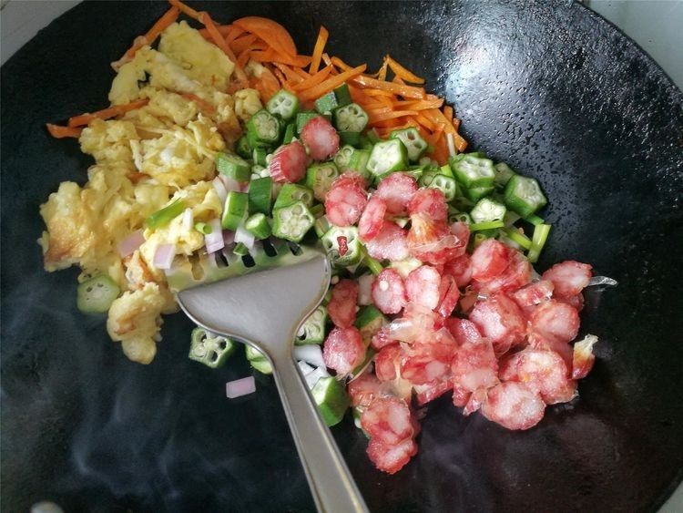  孩子：午餐这样做主食和菜都有了，大人喜欢孩子也爱，还解决了剩余食材