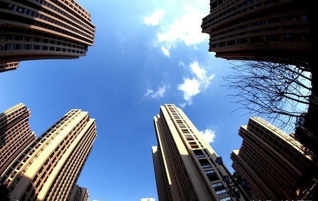 2018婚姻法:房产证上的名字该写谁?婚前婚后