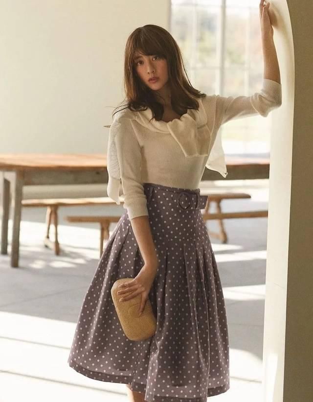 『什麼』四月工作穿什麼?4个好用tips 25套气场造型设计都会这儿了!