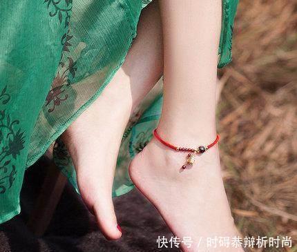 唯美精致民族风脚链的,衬托着你小脚丫白皙可爱,优雅有女人味!