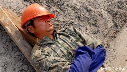 年后新怪象：工地用工荒，农民工为啥不找工作，包工头：咋想的