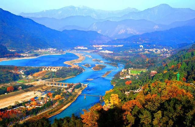 观都江堰、登青城山,感叹古人伟岸,惊叹自然与道教一统