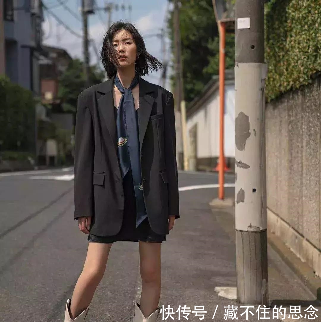 「姐姐」你还在穿西服套装吗?早就out了,今年流行这么穿,秒变小姐姐