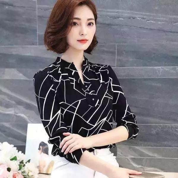 女生穿衬衫塞不塞裤子？别纠结，看看马伊琍，杨颖为你正确示范