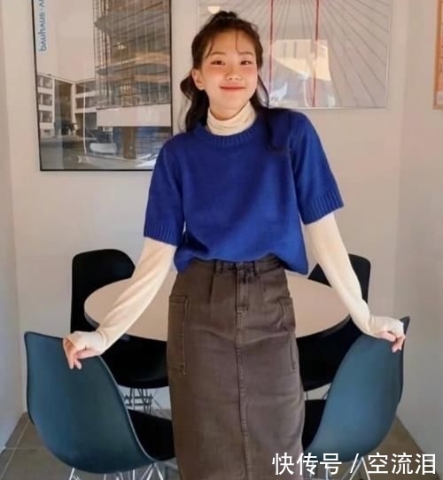 加上：有种网红搭配叫“治愈针织衫”火了，再加上一个笑容，男神都心动