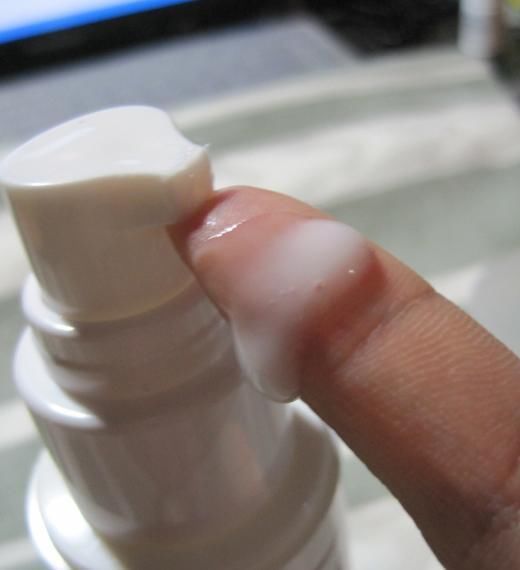 皮肤科主任:药店一白色乳液，每晚偷偷抹一抹，满满胶原蛋白