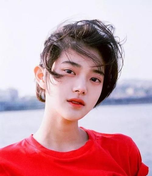 「适合」换发型就像换张脸！忘掉无趣的“黑长直”吧，这4款才是仙女本仙