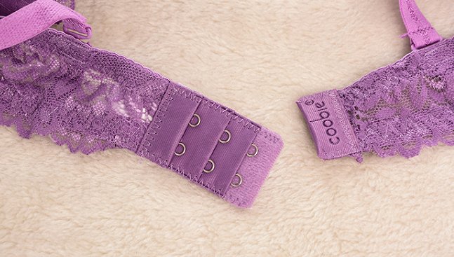 蕾丝文胸过时了，如今的小姐姐都穿这“隐形文胸”，美得先人一步