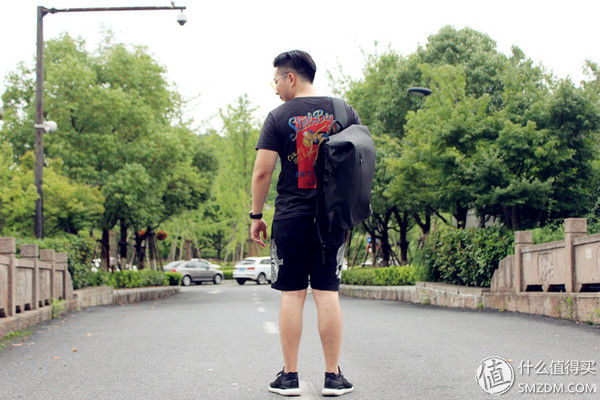 有容乃大--KNOMO CROMWELL 克伦威尔卷盖双肩包评测