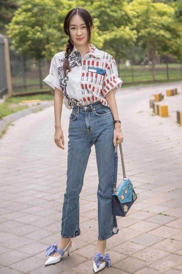 霍思燕真厉害！这紧身裤硬是塞进去吧？网友：刚生完孩子就恢复成