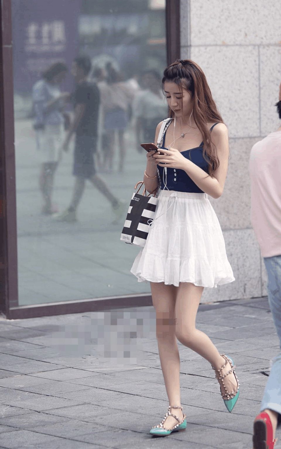 重庆街拍: 图一时尚靓丽, 但我最喜欢图七
