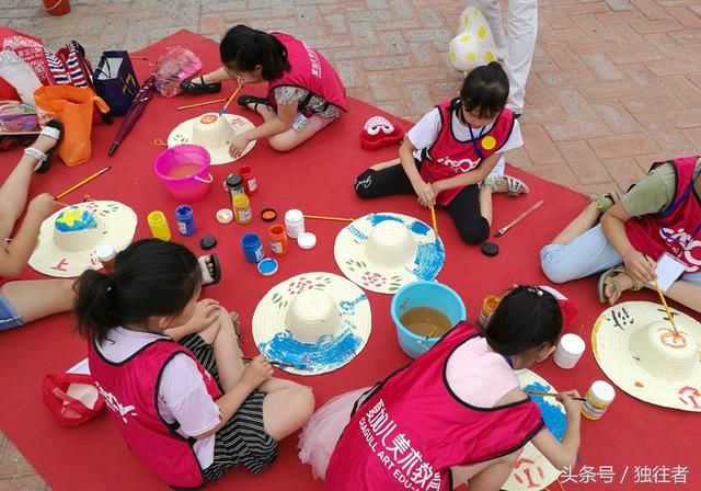 草帽小哥阿妹，新时尚的绘就者