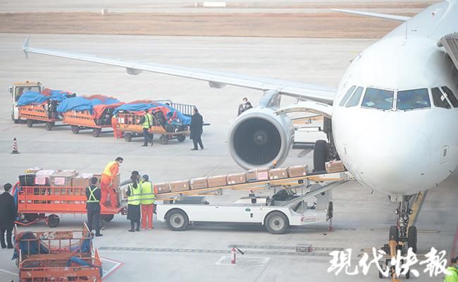  全力|武汉机场！21支医疗队来了！全力投入重型患者救治