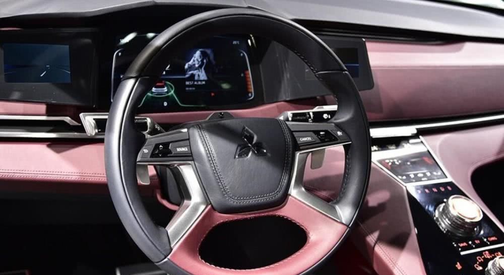  【进口】三菱再添一员“猛将”！配顶尖四驱油耗1.6L，纯进口比路虎帅10倍