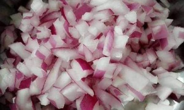  【季花】她用一斤洋葱养出一片花海，邻居都来问什么秘诀，没想到这么简单