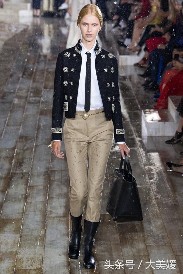 大美媛服饰迪奥2019早春度假系列时装秀