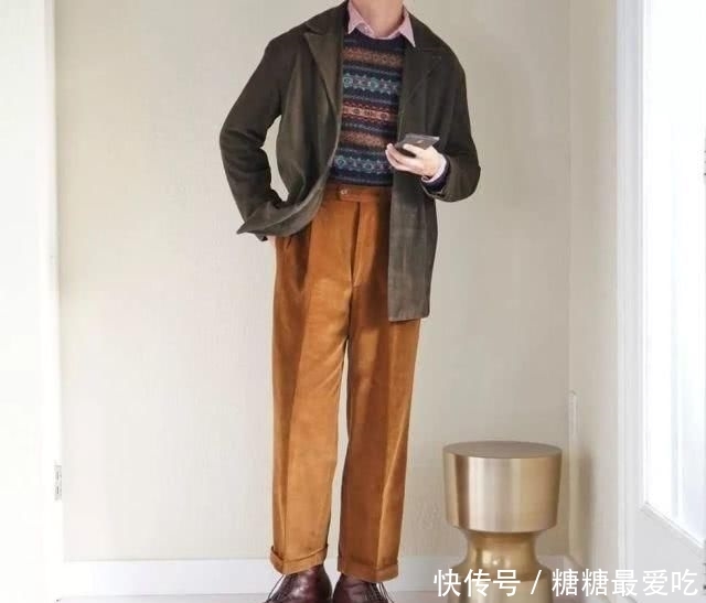  【服饰】一条“普通”的灯芯绒裤，成功吸了跨年女孩子的目光