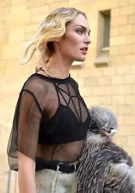 女生为什么要穿黑色bra?看了就知道了!