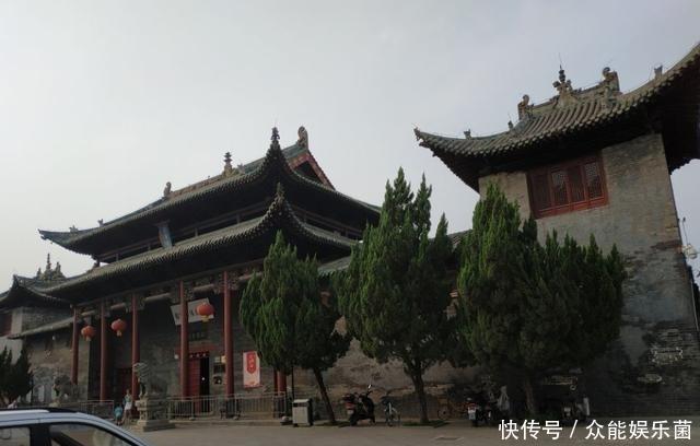 从不声张的洛阳民俗博物馆大门