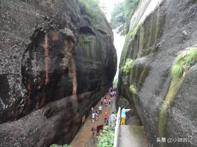 这个冬天一起登韶关丹霞山吧！感受广东最美的地质景观，威严壮阔