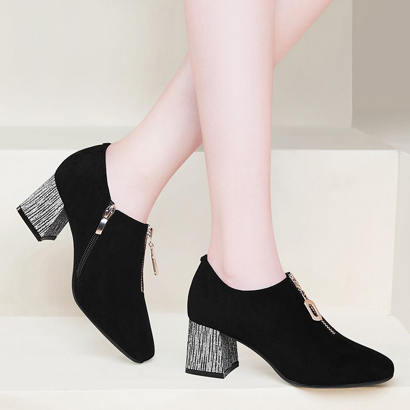 新发现的女鞋:时尚高跟鞋，我和妈妈都买了两双，从头嫩到脚