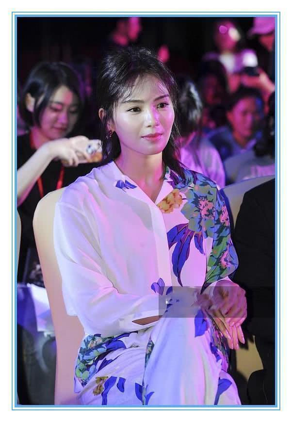 看了许晴的连体裤，再看看刘涛，才知道已婚和单身的差距有多大！