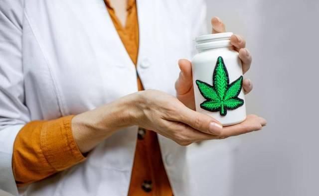  【元凶】手脚发麻的元凶找到了！5个原因，排在第四最好去医院做个检查