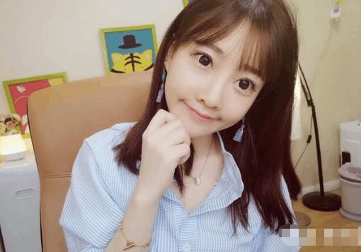 抖音女神黑料再被扒，明明是老板装打工妹博同情，网友：真恶心