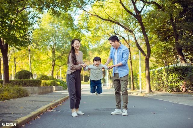 『自尊』再小的孩子也有自尊心，家长莫忽视：自尊水平越高，自律性越强