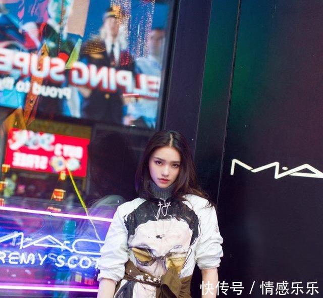 她被曝谁红就和谁玩，被嘲讽是第二个杨幂，气质清纯无害衣品超好