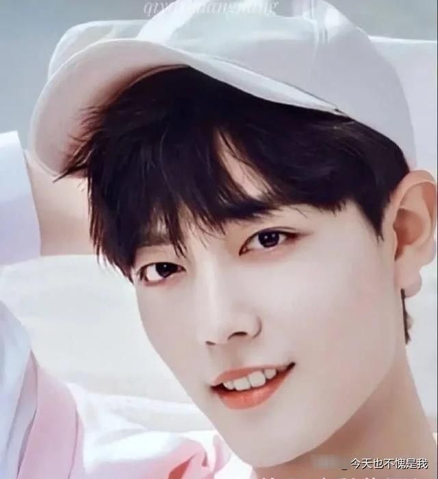 坚韧■肖战啊，一颗耀眼的星星，傲骨如梅，坚韧如竹，他好着呢！