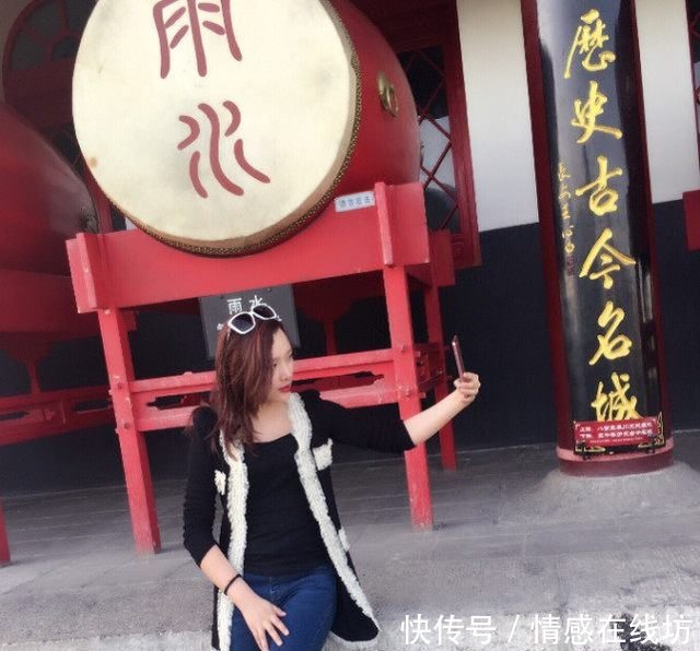 她被赵本山发掘一夜成名，如今生下2子丈夫成谜，美得令人心动！