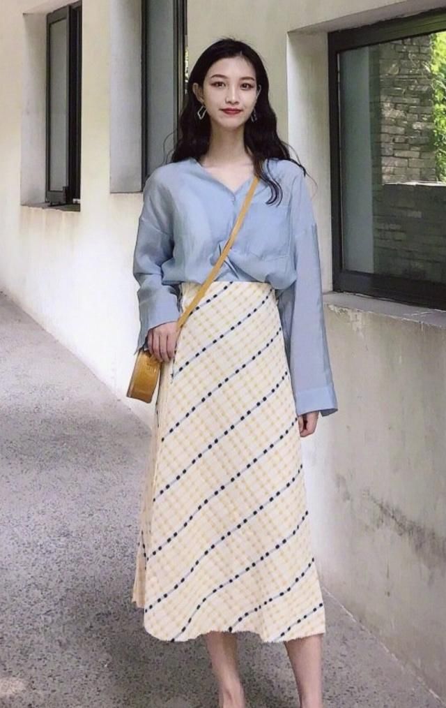  「初恋感」能让女生变精致的单品：“初恋裙”，只要搭配的好，分分钟美到炸