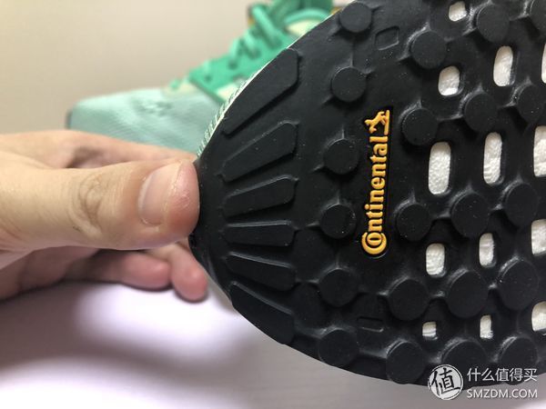 阿迪达斯难得的一双严肃跑鞋--Adidas Supernova 开箱