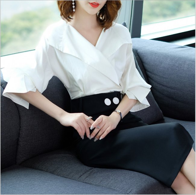 一个女人身材好不好,看她穿包臀裙就知道,下面女人个个魔鬼身材