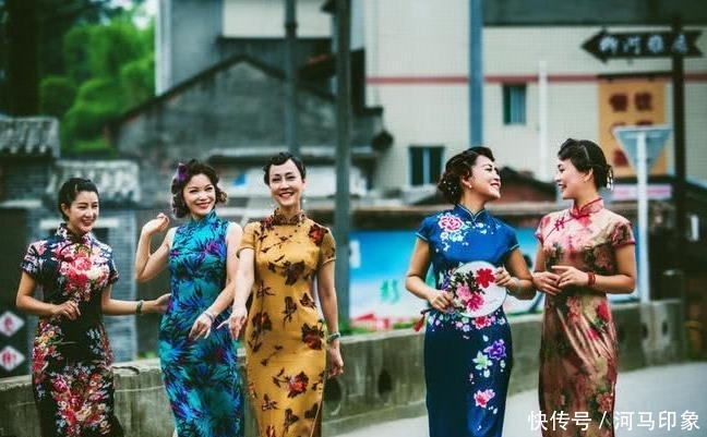  【少女】摄影师为50岁的成都阿姨们拍旗袍照，身材窈窕不输少女！