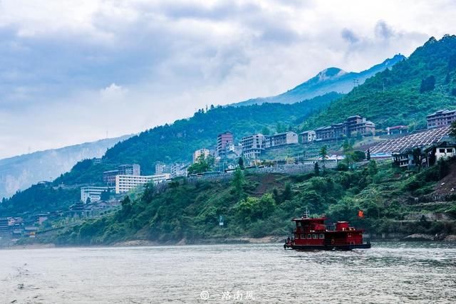 重庆大山深处隐藏一条百里画廊,景色梦幻如仙境,比洪崖洞还美