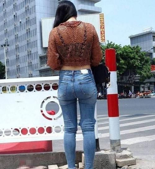  气质|美女穿上牛仔裤！不仅显气质而且更能展现身材，年轻时尚又减龄