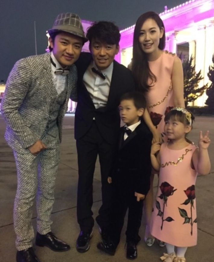 马蓉好友被网友“晒照”曝光后，立即贴出自拍照辟谣