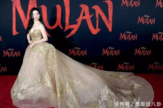 女明星都难逃发腮刘亦菲仙气不再,赵露思五官