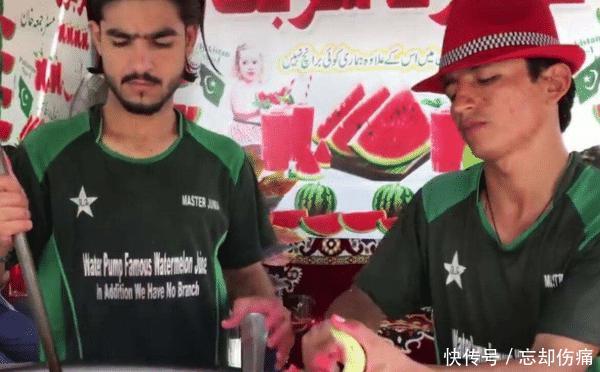 印度小哥花式卖瓜，200斤2小时被抢光，驴友：有实力！