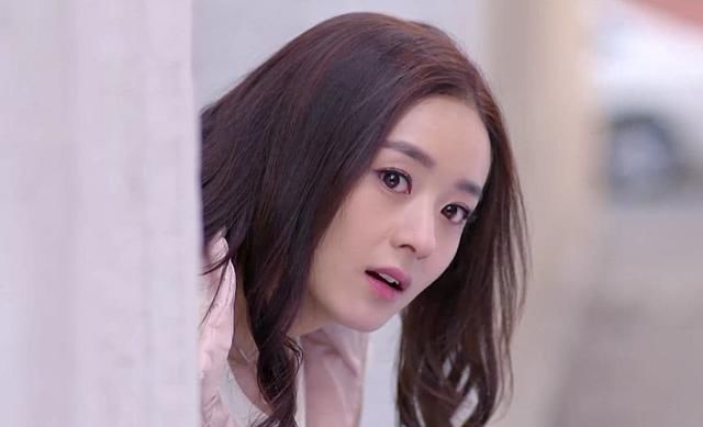 赵丽颖发微博辟谣，却因错字再次被网友吐槽：毕竟只有中专学历