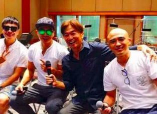 周杰伦被曝出轨空姐，还有了私生子？当事人回应，网友愤怒留言