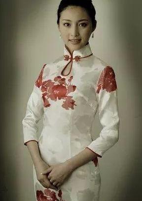 从“潘金莲”到旗袍气质女神，甘婷婷的旗袍造型令人惊艳！