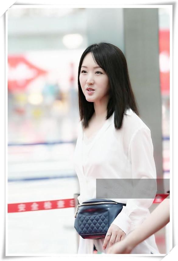 47岁杨钰莹嫩出天际!一条白色纱裙满屏仙气,网友:只有17岁吧!