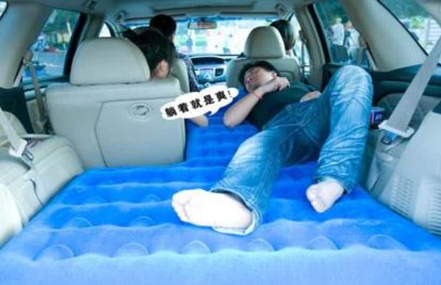 自驾游坚决不住旅馆，深圳“随车床”火了，春运自驾，想睡就睡
