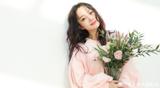 李小璐的撩人身材照，第一张好身材一览无余，最后一张女人味十足