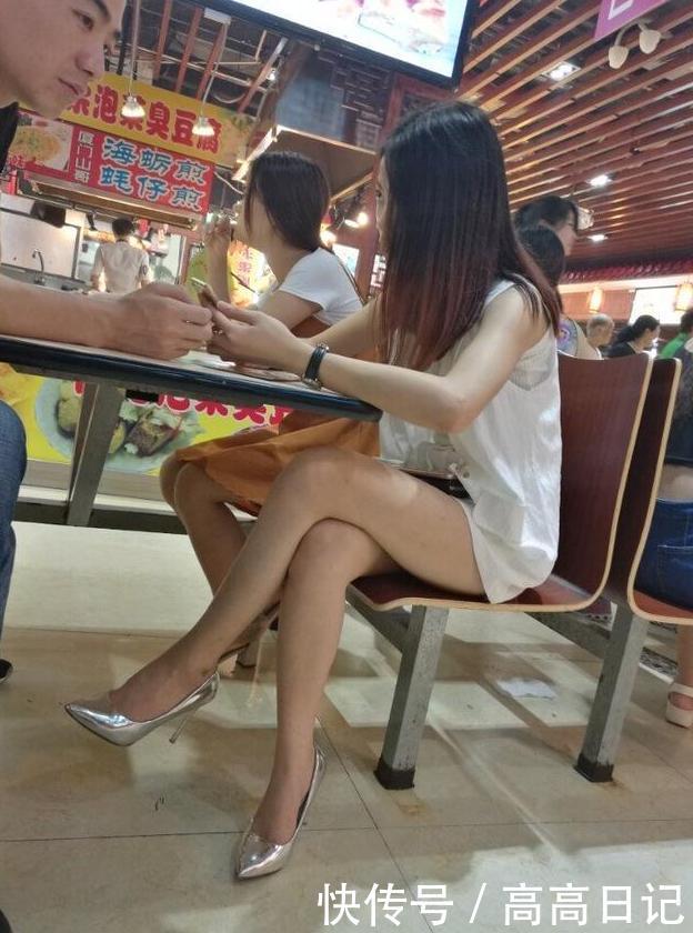 高跟鞋美拍：尖头高跟鞋，在忙碌的生活中给人带来几分自信与成熟