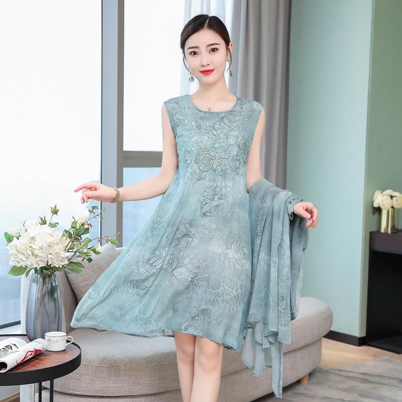 9月出炉了一波中高档秋裙，洋气又大方，建议四五十岁女人常穿